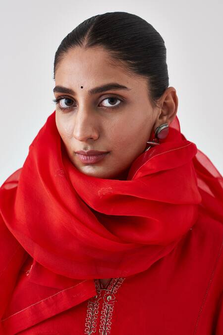 Buy_Janki India_Red Silk, Organza Embroidery Round Neck Dupion Kurta Set _Online_at_Aza_Fashions