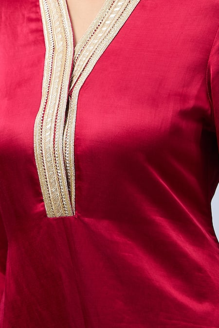 Buy_Samyukta Singhania_Red Brocade, Linen Lace, Embroidery Split V-neck Straight Kurta Set _Online_at_Aza_Fashions