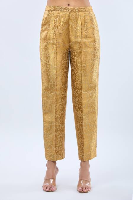 Samyukta Singhania_Cream Brocade Lace Round Neck Work Straight Kurta Set_Online_at_Aza_Fashions