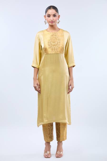 Buy_Samyukta Singhania_Cream Brocade Lace Round Neck Work Straight Kurta Set