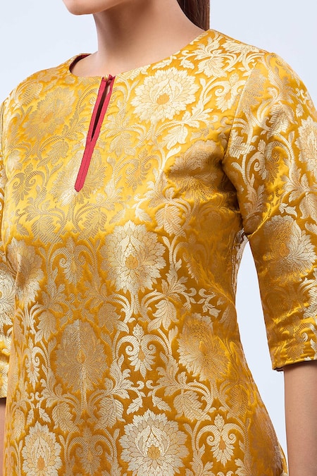 Buy_Samyukta Singhania_Mustard Brocade Mandarin Collar Kurta Set 