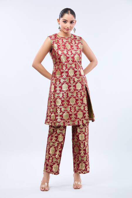 Buy_Samyukta Singhania_Maroon Brocade Embroidery Round Neck Straight Kurta Set 