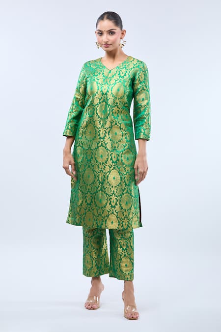 Buy_Samyukta Singhania_Green Brocade Embroidery V-neck Straight Kurta Set _Online_at_Aza_Fashions