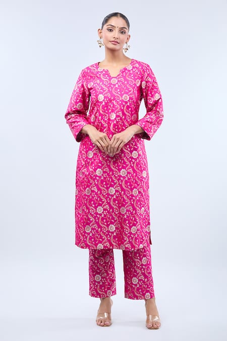 Samyukta Singhania_Pink Brocade Embroidery Split V-neck Straight Kurta Set _Online_at_Aza_Fashions