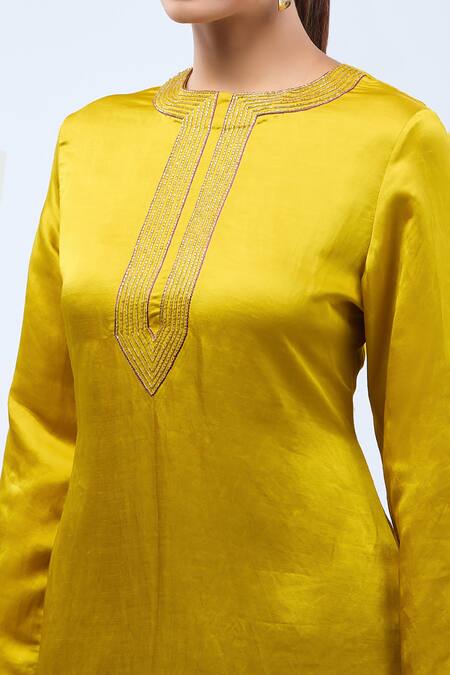 Samyukta Singhania_Yellow Linen, Brocade Embroidery Round Neck Straight Kurta Set _Online_at_Aza_Fashions