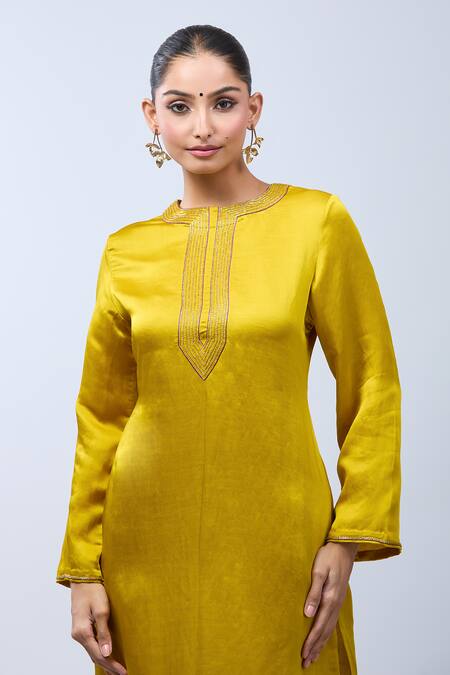 Samyukta Singhania_Yellow Linen, Brocade Embroidery Round Neck Straight Kurta Set _at_Aza_Fashions