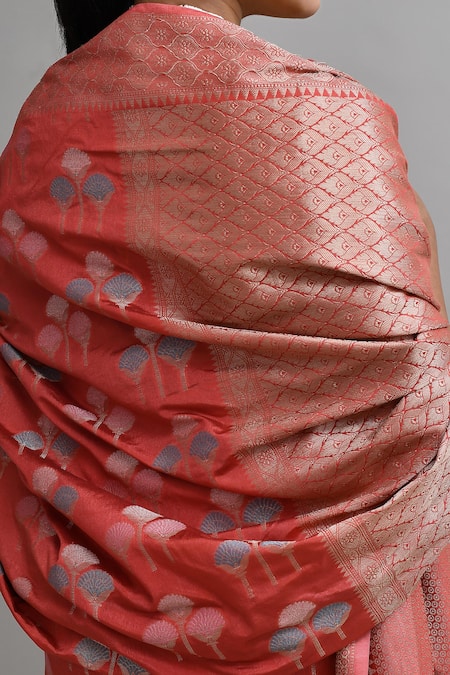 Samyukta Singhania_Pink Silk Banarasi Weaving Saree Set _at_Aza_Fashions