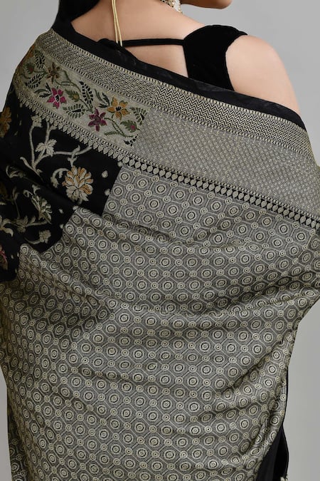 Buy_Samyukta Singhania_Black Silk Embroidery Banarasi Weaved Saree With Blouse 