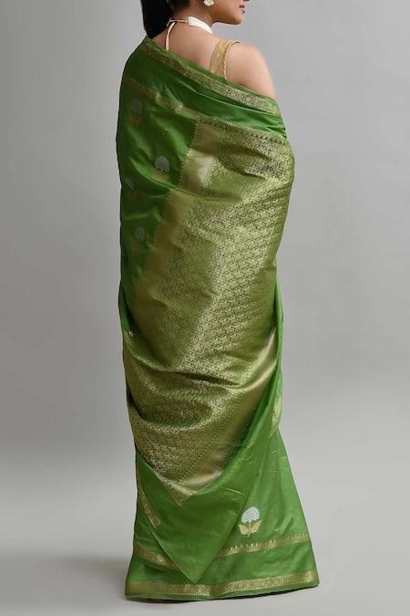 Samyukta Singhania Green Silk Banarasi Saree With Blouse 