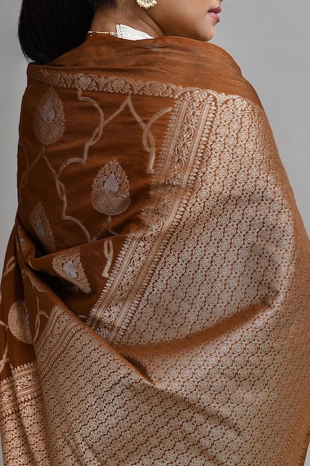 Samyukta Singhania_Brown Silk Banarasi Saree With Blouse _at_Aza_Fashions