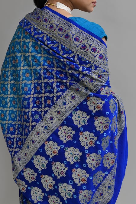 Samyukta Singhania_Blue Silk Banarasi Weaving Bandhej Saree Set _at_Aza_Fashions