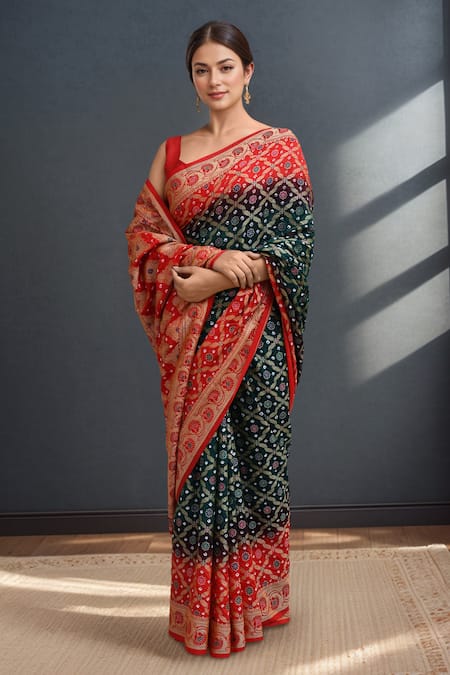 Samyukta Singhania_Green Silk Bandhej Weaving Saree With Blouse _Online_at_Aza_Fashions