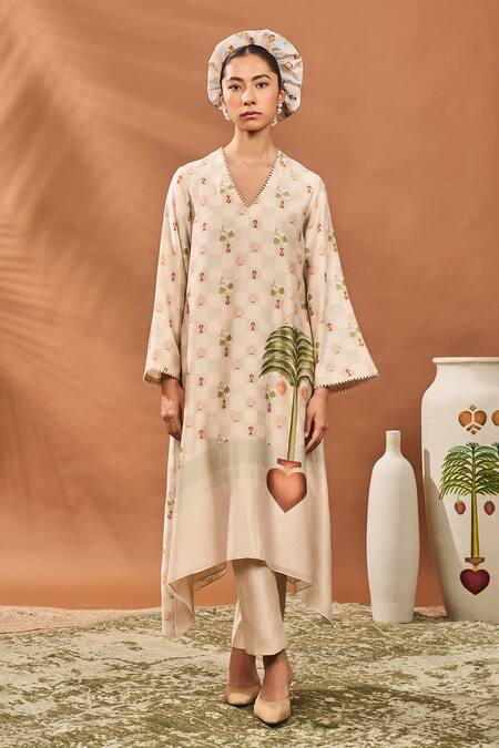 Masaba Ivory Chanderi V-neck Checkers Bloom Kurta Set Online at Aza Fashions Masaba_Ivory Chanderi V-neck Checkers Bloom Kurta Set _Online_at_Aza_Fashions