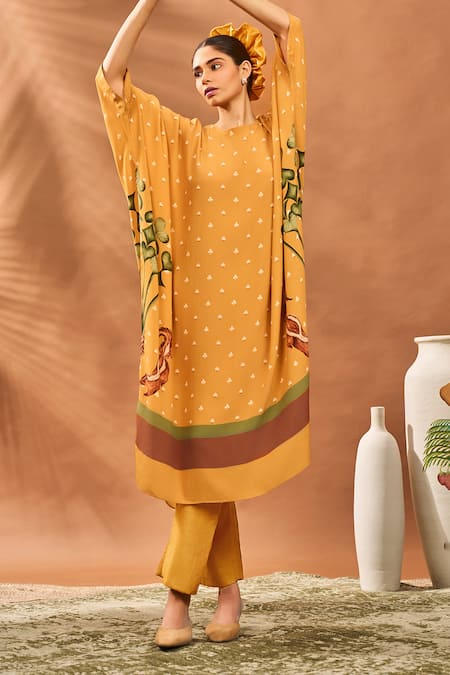 Masaba_Yellow Crepe, Silk Embroidery Round Neck Spades Blossom Kurta Set _Online_at_Aza_Fashions