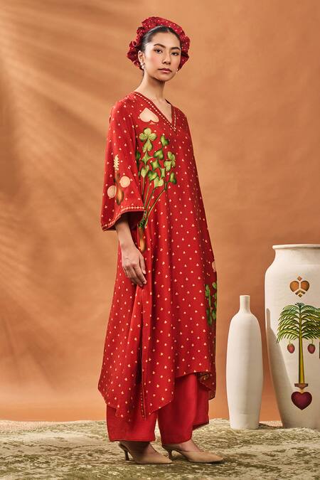 Masaba_Rust Silk V-neck Spade Blossom Kurta Set _at_Aza_Fashions