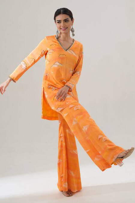 House Of Akshata Orange V-neck Sunset Glow Printed Kurta And Sharara Set Online at Aza Fashions House Of Akshata_Orange V-neck Sunset Glow Printed Kurta And Sharara Set _Online_at_Aza_Fashions