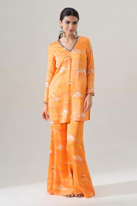 Shop House Of Akshata Orange V-neck Sunset Glow Printed Kurta And Sharara Set Online at Aza Fashions Shop_House Of Akshata_Orange V-neck Sunset Glow Printed Kurta And Sharara Set _Online_at_Aza_Fashions
