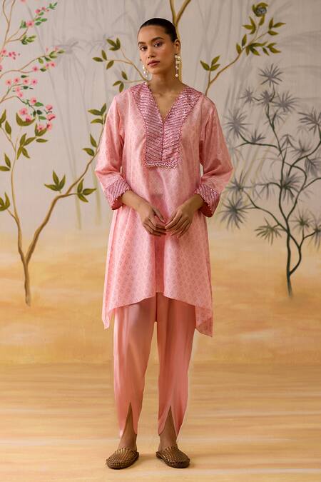 Shikha Mehta_Pink Silk, Satin Embroidery Split V-neck Kurta Set _Online_at_Aza_Fashions