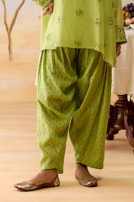 Shikha Mehta_Green Chanderi, Silk Organza Embroidery Round Neck Kurta Set _Online_at_Aza_Fashions