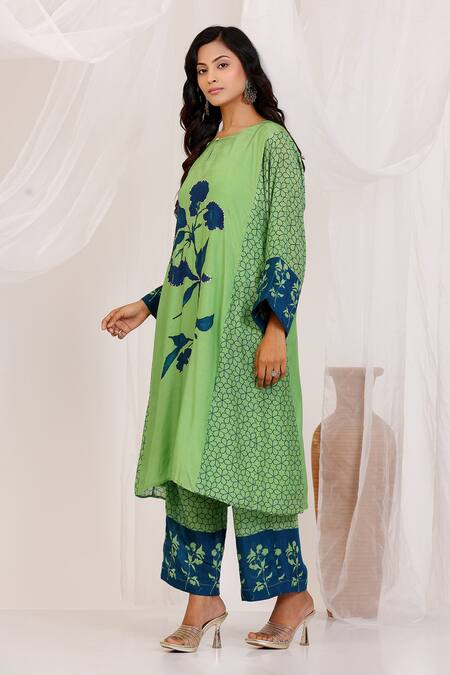 Radhika Jindal_Green Cotton, Silk Embroidery Keyhole Neck Floral Print Kurta Set_Online_at_Aza_Fashions