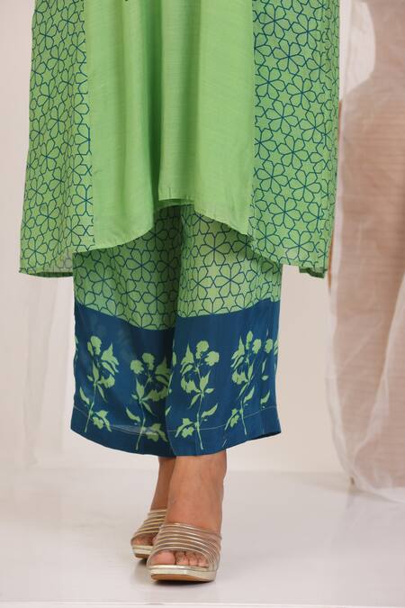 Shop_Radhika Jindal_Green Cotton, Silk Embroidery Keyhole Neck Floral Print Kurta Set_Online_at_Aza_Fashions