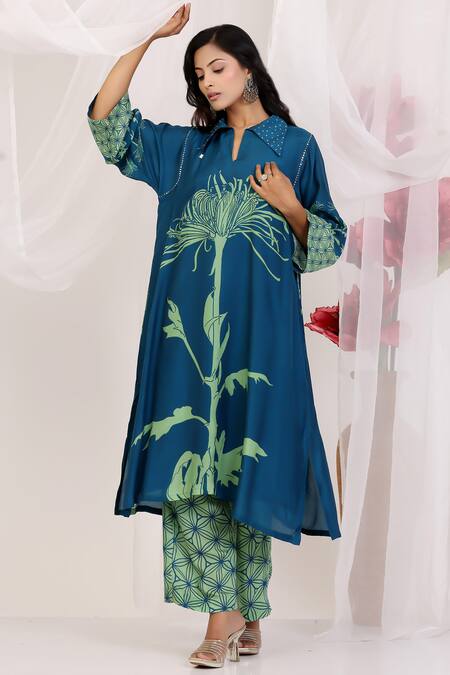 Radhika Jindal_Blue Cotton, Silk Embroidery Split V-neck Designer Kurta Set With Floral Print_Online_at_Aza_Fashions