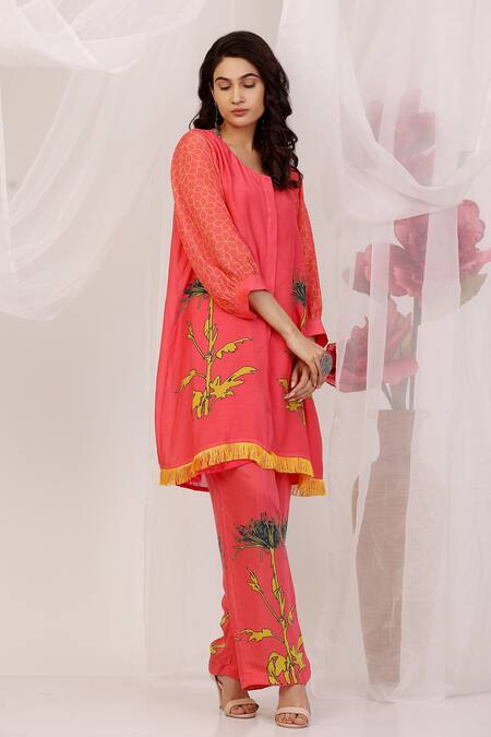 Radhika Jindal_Coral Cotton, Silk Embroidery Round Neck Designer Kurta Set With Print_Online_at_Aza_Fashions