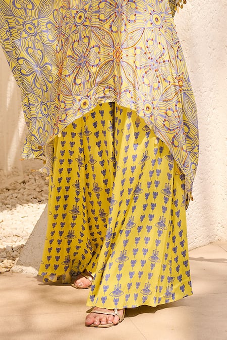 Diyarajvvir Yellow Crepe Round Neck Asymmetric Printed Kaftan Tunic Set Online at Aza Fashions Diyarajvvir_Yellow Crepe Round Neck Asymmetric Printed Kaftan Tunic Set _Online_at_Aza_Fashions