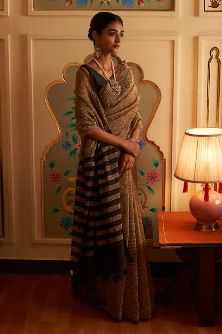 Five Point Five_Gold Tissue Weaving Crush Saree Set _Online_at_Aza_Fashions