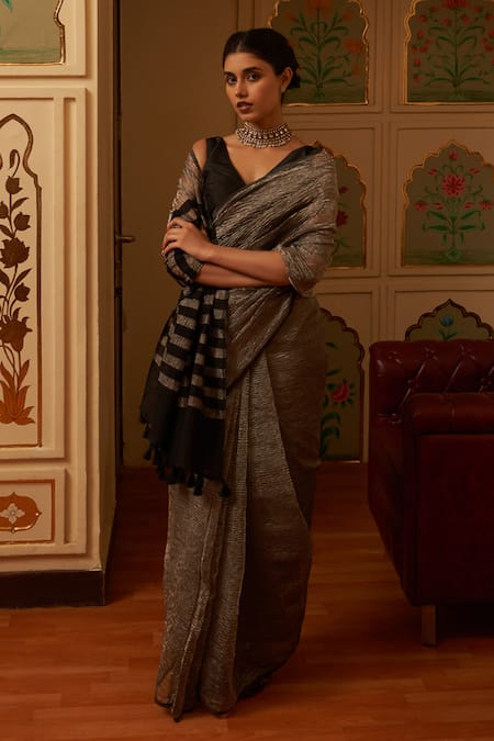 FIVE POINT FIVE Silver Weaving Crush Tissue Saree 