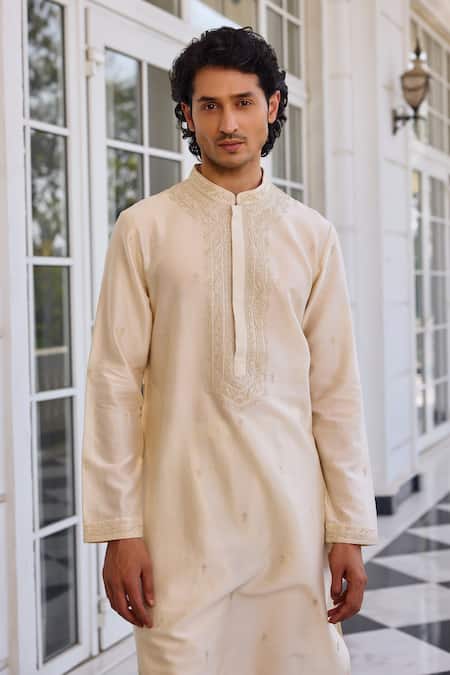 Buy_Kalista_Ivory Chanderi Embroidery Ayaaz Kurta Set 