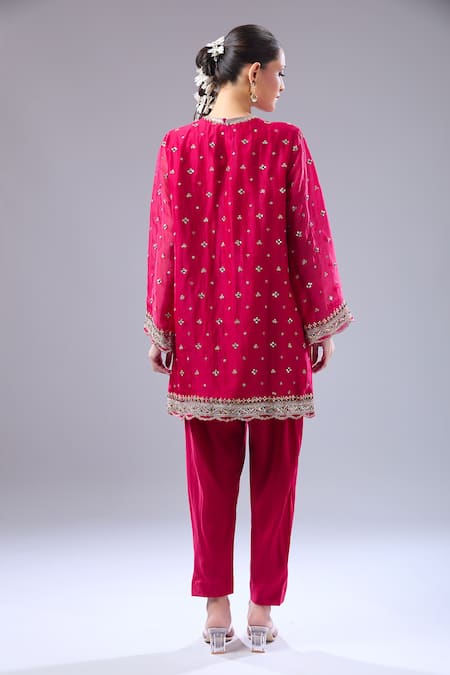 Ridhi Mehra Floral Embroidered Kurta Set 