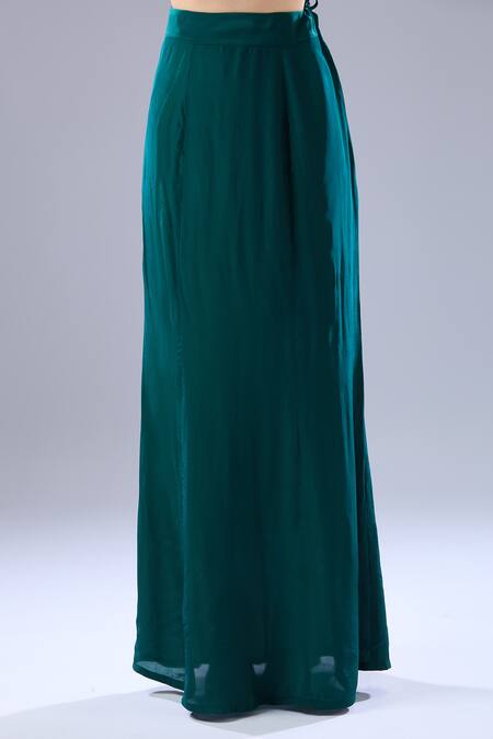 Ridhi Mehra_Green Ruffles Square Neck Emerald Hem Saree With Blouse _at_Aza_Fashions