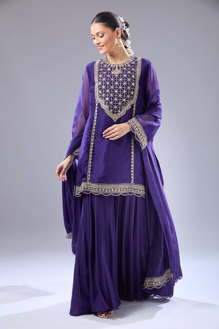 Ridhi Mehra_Purple Embroidery Round Neck Floral Kurta Set_at_Aza_Fashions