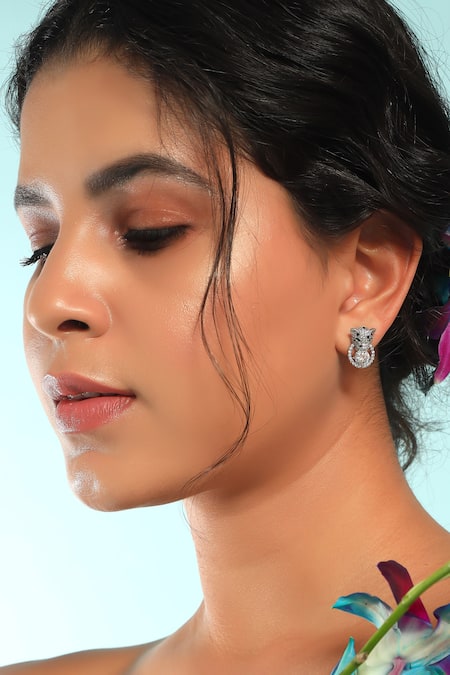 MODARTA Diamond Studded Tiger Earrings 