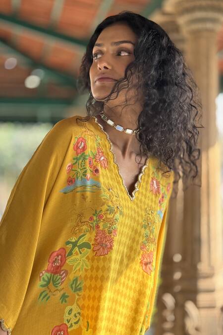 Buy_Basil Leaf_Yellow Crepe Embroidery V-neck Kurta Set _Online_at_Aza_Fashions