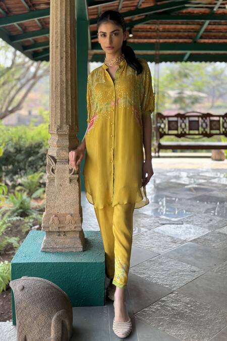 Basil Leaf_Yellow Chiffon, Linen, Silk Embroidery Collared Printed Kurta Set _at_Aza_Fashions