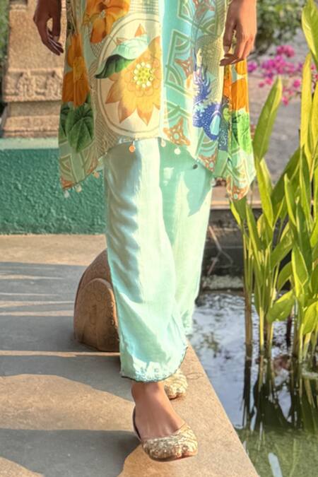 Basil Leaf_Aqua Crepe V-neck Printed Kurta Set _Online_at_Aza_Fashions