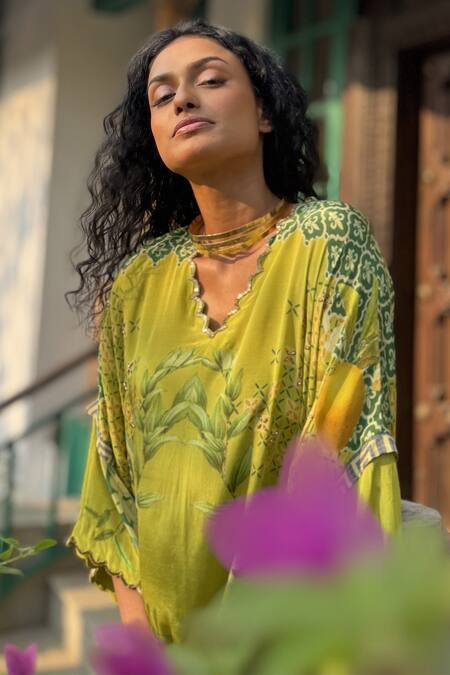 Basil Leaf Lavender Crepe Embroidery Split V-neck Printed Lime Kurta Set Online at Aza Fashions Basil Leaf_Lavender Crepe Embroidery Split V-neck Printed Lime Kurta Set_Online_at_Aza_Fashions