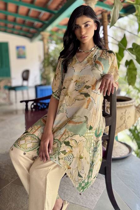 Basil Leaf_Beige Chiffon, Linen, Silk V-neck Printed Kurta Set _Online_at_Aza_Fashions