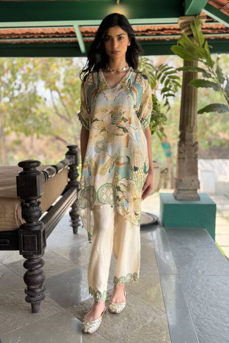 Basil Leaf_Beige Chiffon, Linen, Silk V-neck Printed Kurta Set _at_Aza_Fashions