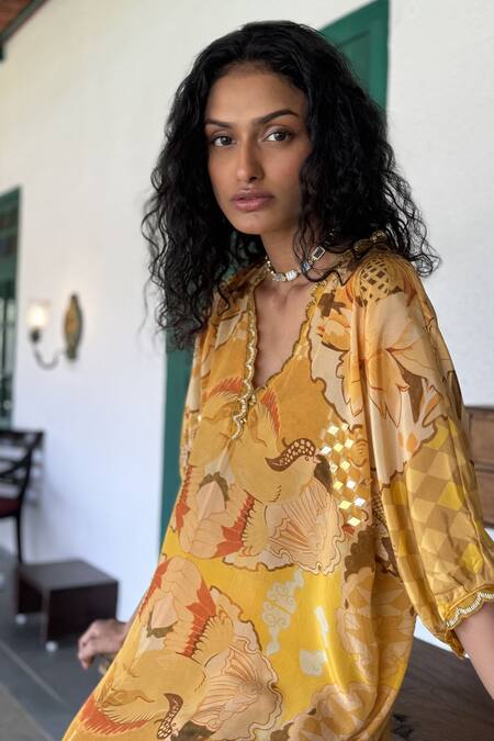 Buy_Basil Leaf_Yellow Crepe Split V-neck Printed Kurta Set _Online_at_Aza_Fashions