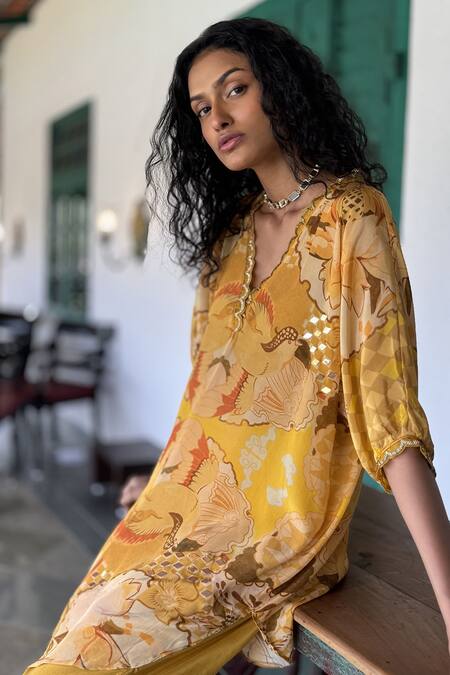 Shop_Basil Leaf_Yellow Crepe Split V-neck Printed Kurta Set _Online_at_Aza_Fashions