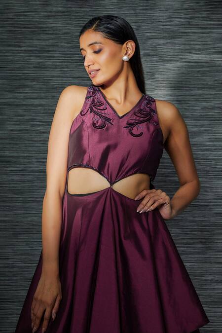 Mehak Murpana Wine Taffeta Embroidery V-neck Designer Gown Online at Aza Fashions Mehak Murpana_Wine Taffeta Embroidery V-neck Designer Gown _Online_at_Aza_Fashions