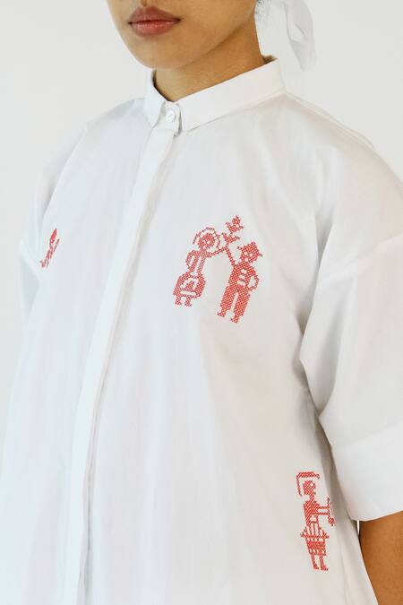 Buy Merakus White Cotton Embroidery Mandarin Collar And Red Cross Stitch Kurta Pant Set Online at Aza Fashions Buy_Merakus_White Cotton Embroidery Mandarin Collar And Red Cross Stitch Kurta Pant Set _Online_at_Aza_Fashions