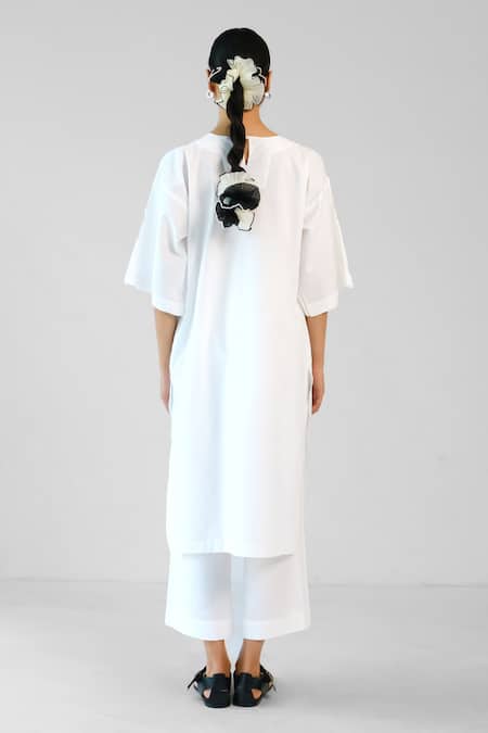 Merakus White Cross Stitch Embroidered Kurta Pant Set 