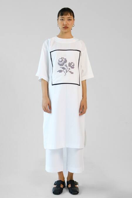 Merakus_White Cotton Embroidery Round Neck Cross Stitch Kurta Pant Set _Online_at_Aza_Fashions