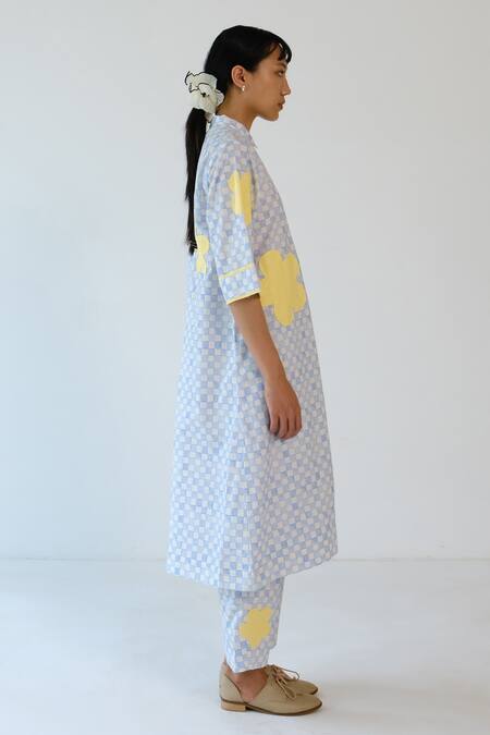 Merakus_Blue Cotton Applique, Fabric Flowers Collared Checks Kurta Pant Set _Online_at_Aza_Fashions