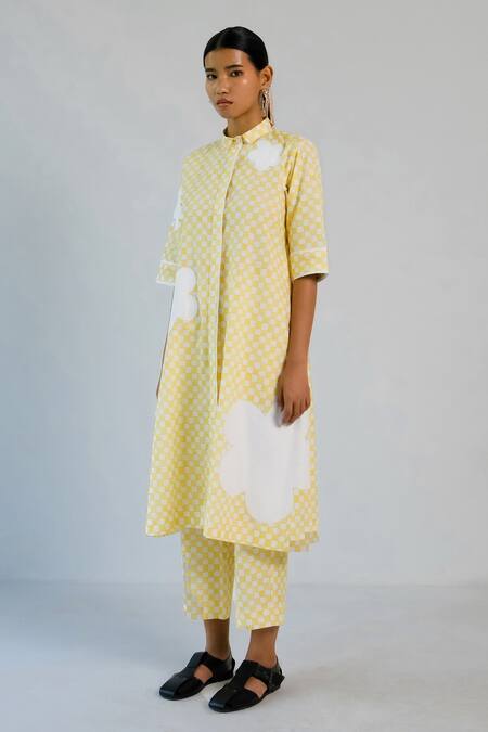 Merakus_Yellow Cotton Applique Collared Checks Kurta Pant Set _Online_at_Aza_Fashions