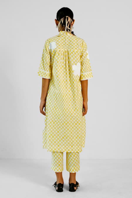 Merakus Yellow Checks Applique Cotton Kurta Pant Set 